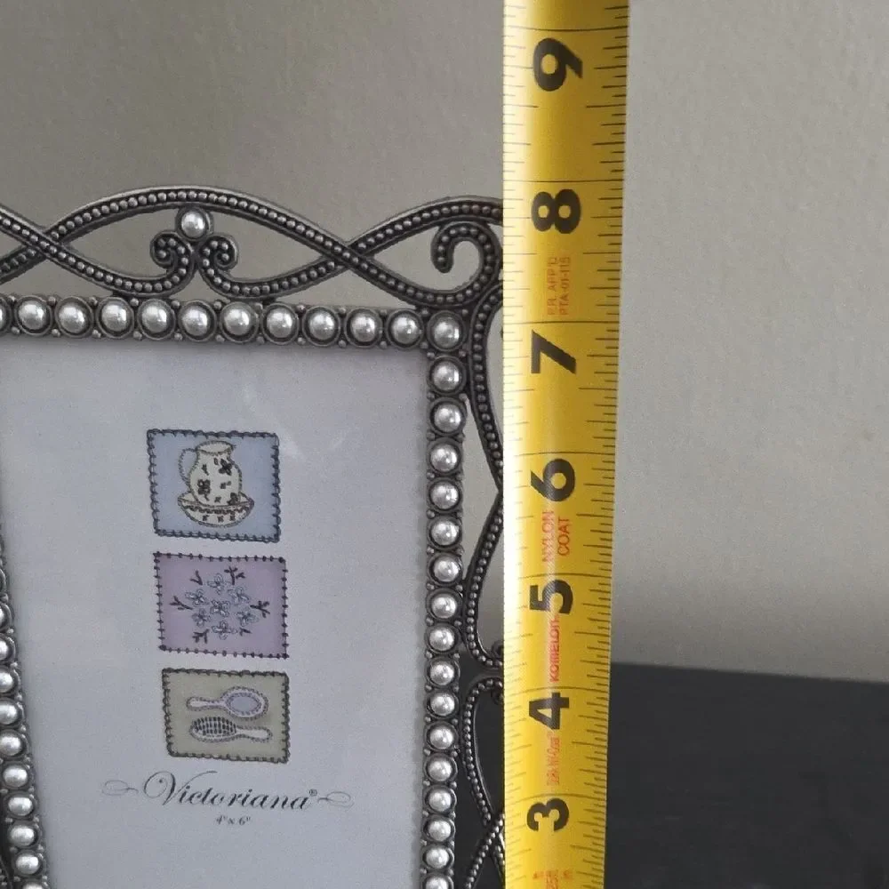 Elegant Silver Photo Frame with Pearl Accents